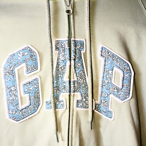 Gap Hoodie - Picture 4 of 5